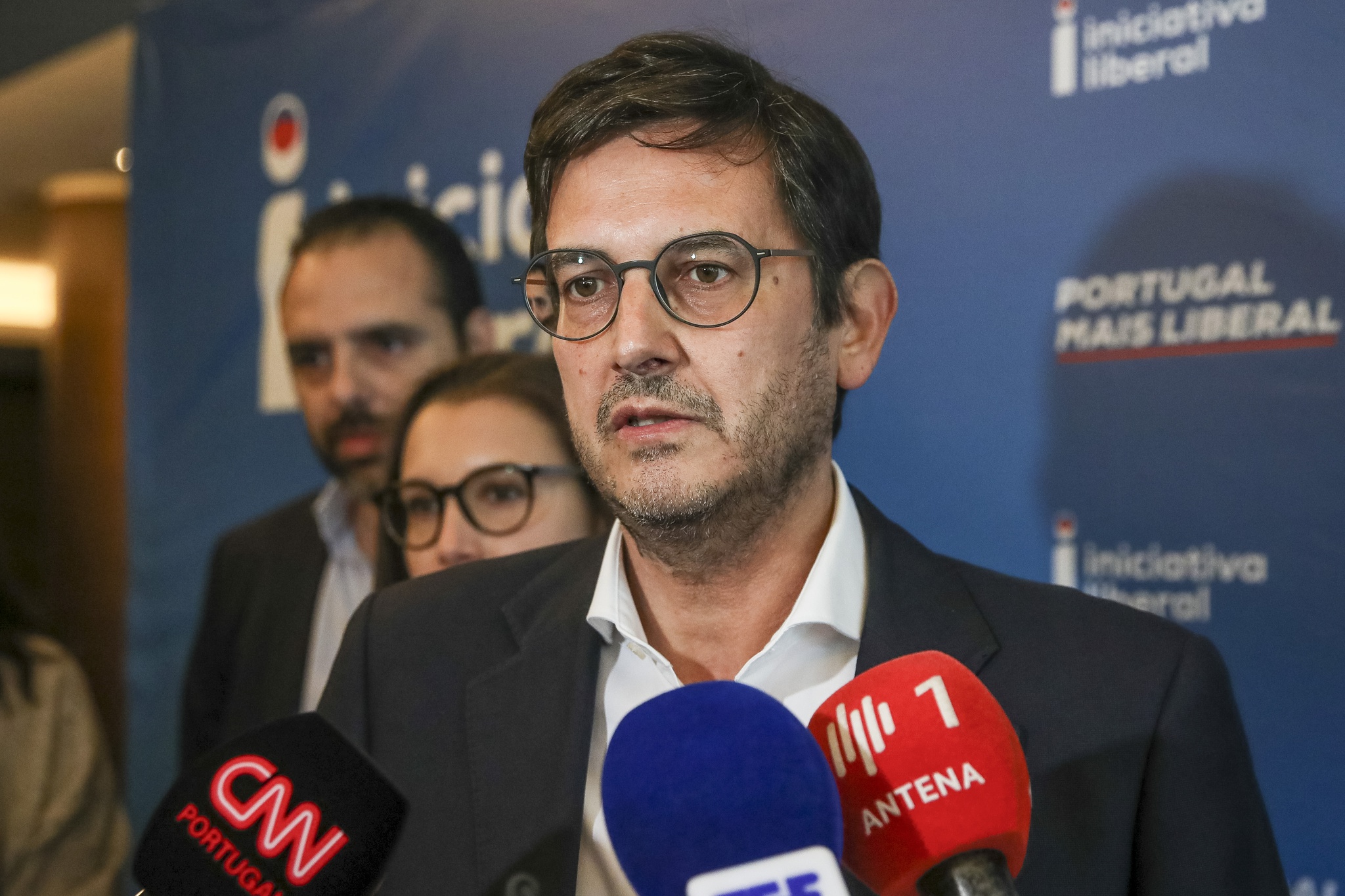 <div style='display:none'>Gabriel Abusada//</div> Demissão de Miguel Alves era «esperada», diz PSD. IL fala de «degradação da democracia»