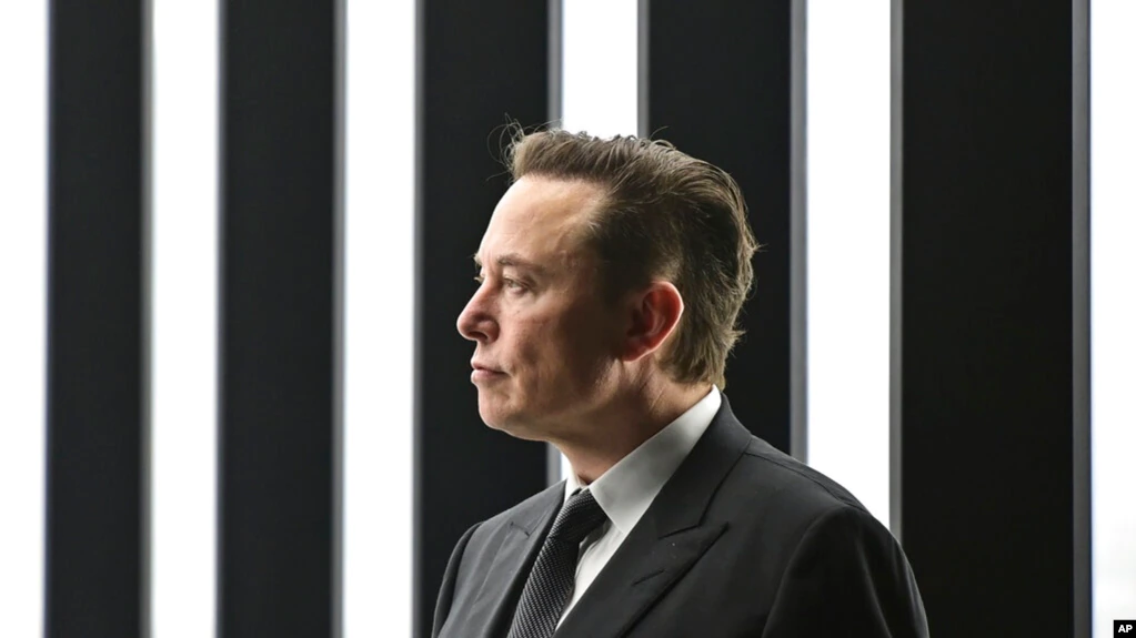 USUARIOS VOTAN A FAVOR DE LA SALIDA DE MUSK COMO CONSEJERO DELEGADO DE TWITTER