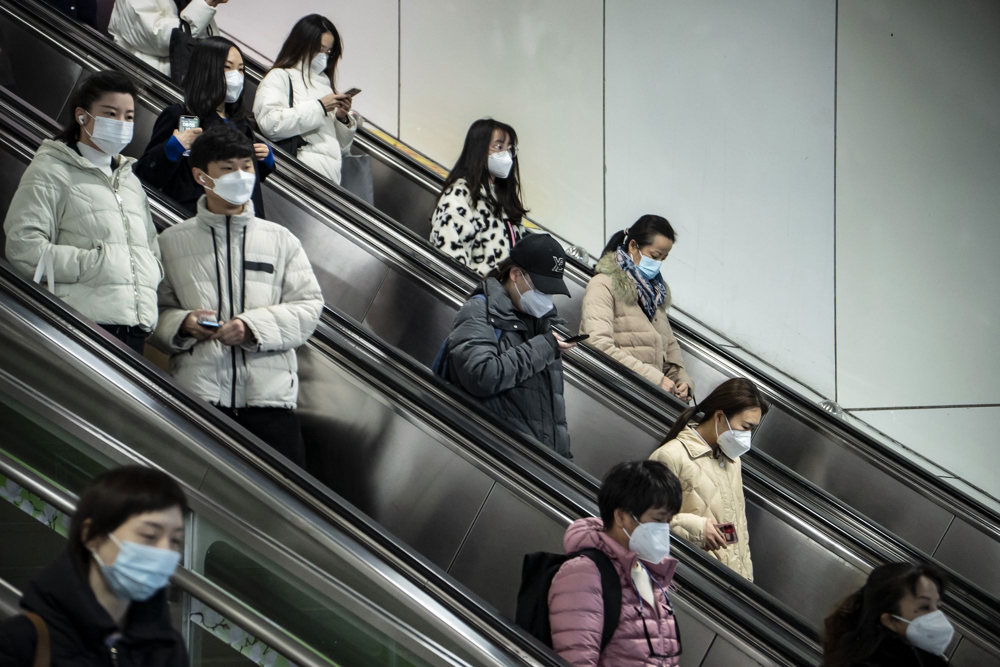 CHINA ELIMINA LA CUARENTENA PARA LOS VIAJEROS ENTRANTES