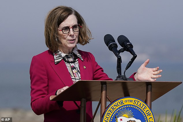 GOBERNADORA DE OREGON, KATE BROWN, PERDONA LAS PENAS DE 17 CONDENADOS A MUERTE EN SU ULTIMO MES DE MANDATO