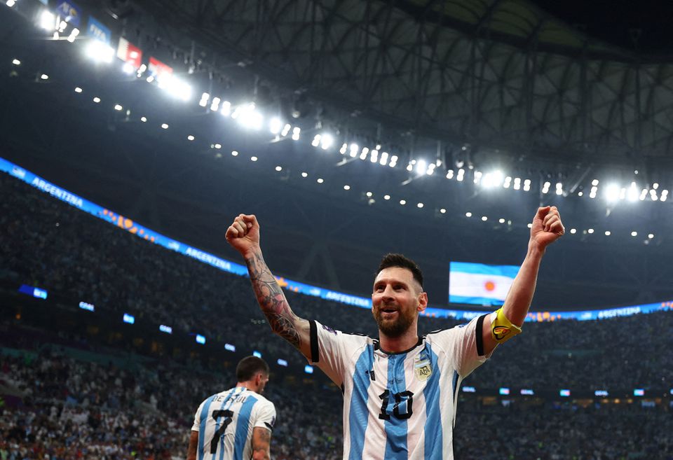 EL SUENO MUNDIALISTA DE MESSI SIGUE VIVO: ALVAREZ AYUDA A ARGENTINA A SUPERAR A CROACIA Y LLEGAR A LA FINAL
