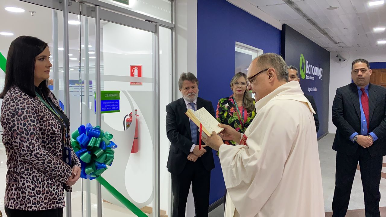 BANCAMIGA INAUGURO TAQUILLA ASOCIADA EN VIVA SUPERCENTRO