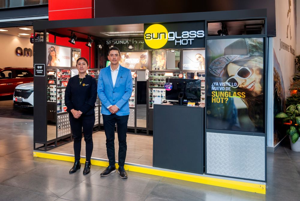SUNGLASS HOT INAUGURO SUS PRIMERAS ISLAS EN CENTROS COMERCIALES DE QUITO Y CUENCA