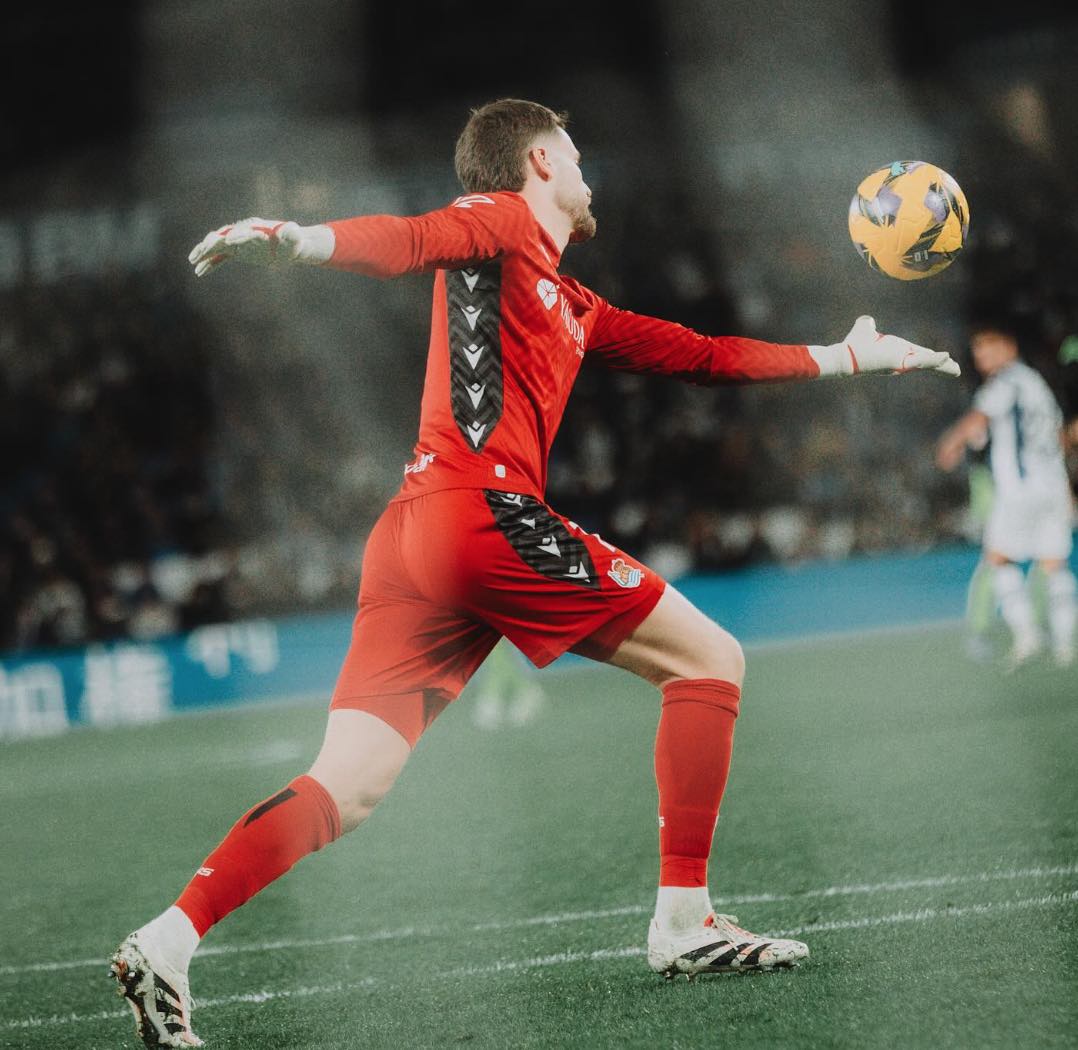 Jesus Alfredo Vergara Betancourt y la Real Sociedad enfrentan al Betis FC en un duelo decisivo